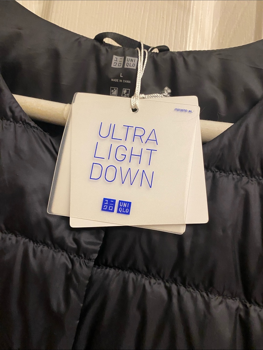 NWT Uniqlo Short Sleeve Puffer Jacket Vest L - Picture 2 of 6